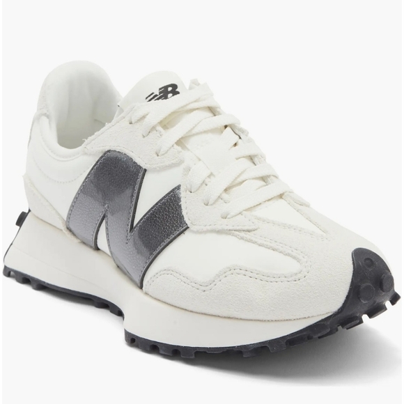 New NEW Balance 327 Patent Sneaker